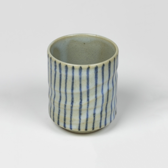 Gobelet Tokusa bleu sur celadon
