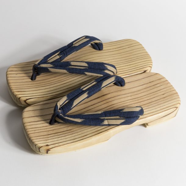 image produit Geta bois brulé H Indigo Flèche