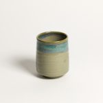 gobelet gris contour bleu