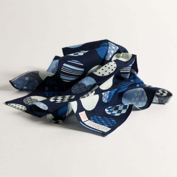 image produit Carré de coton Ronds Bleus
