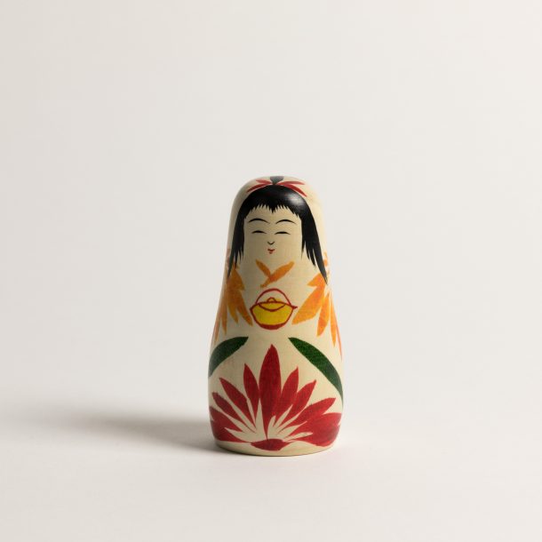 image produit Kokeshi dame cour et verseuse