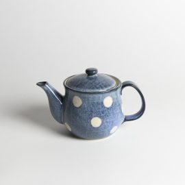 Théière bleue pois blancs